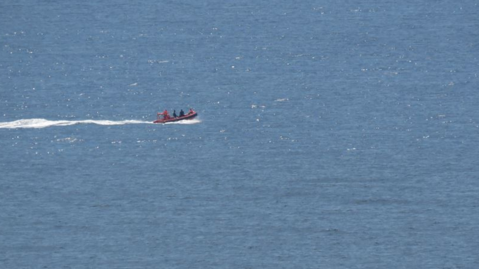 Gambiya açıklarında mülteci botu battı: Ölüler var