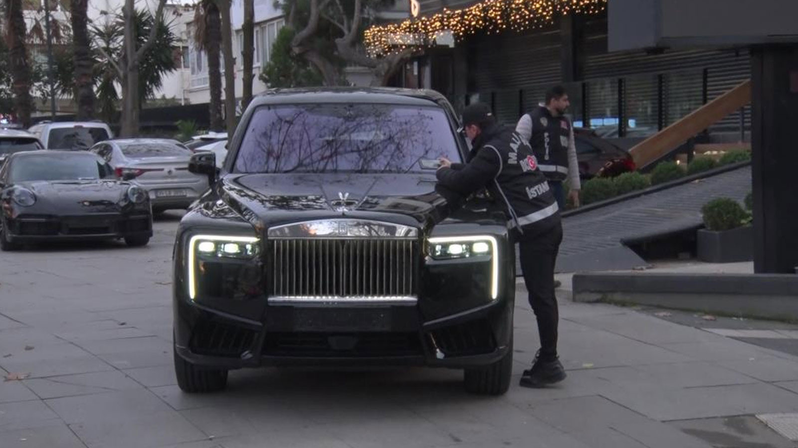 Kadıköy’de 11 milyar liralık vurgun: Oto galeriye operasyon düzenlendi