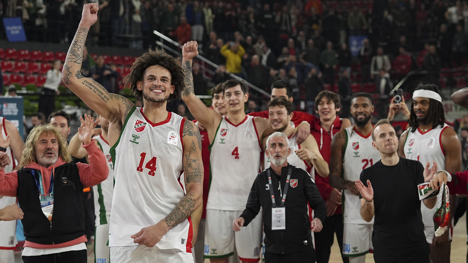 Karşıyaka sahasında TOFAŞ'ı devirdi