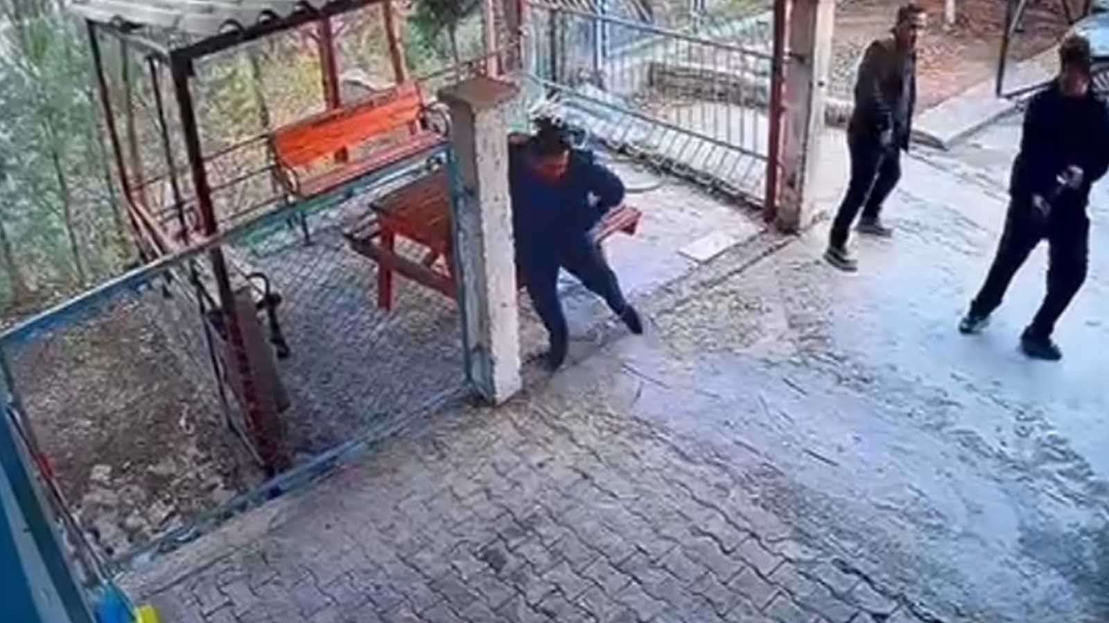 Öğrencisinin okul bahçesinde tüfekle vurduğu müdür taburcu oldu