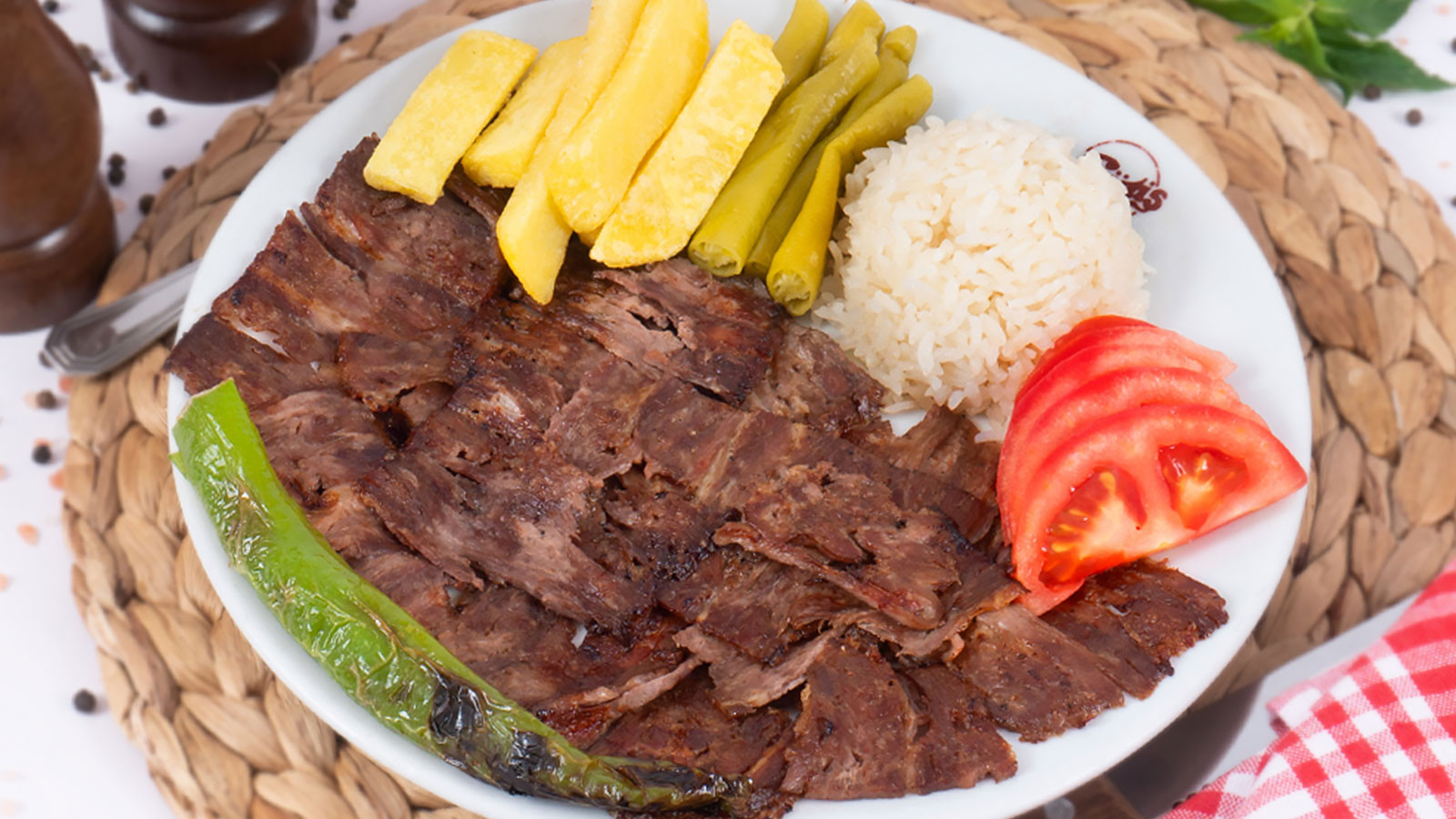 Sokak lezzeti sınıf atladı! Bu gramaja bu fiyat olur mu?