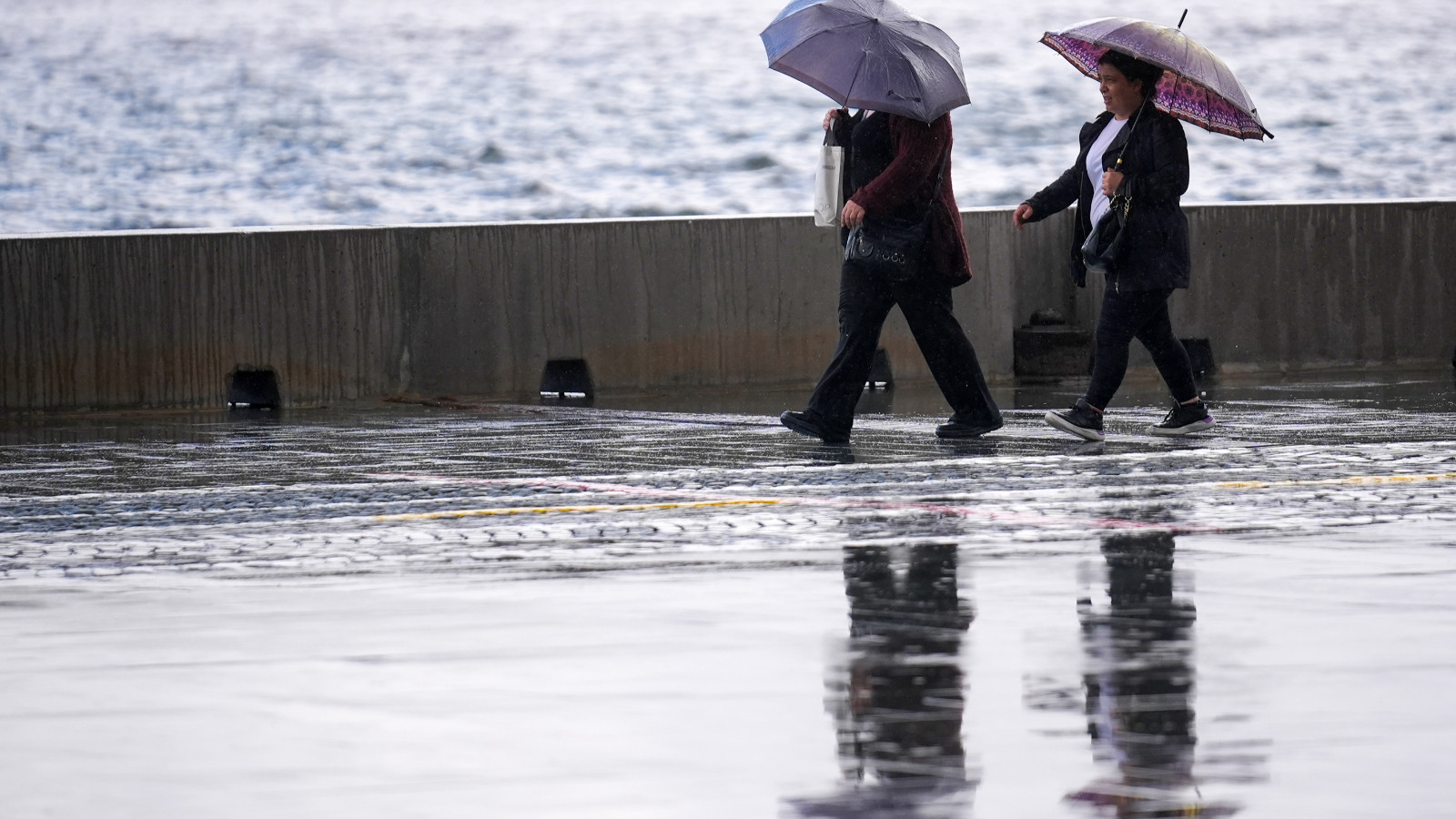 İşi olmayan dışarı çıkmasın: İstanbul dahil 24 il için sarı kodlu uyarı verildi!