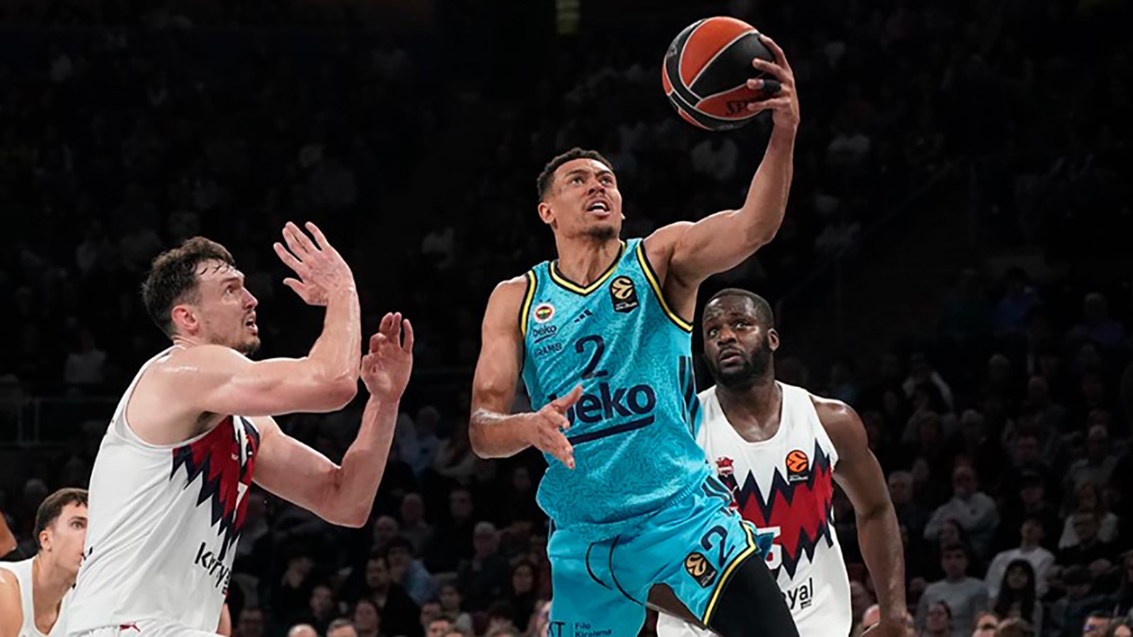 Fenerbahçe Beko'dan Euroleague'de '100' güldüren galibiyet