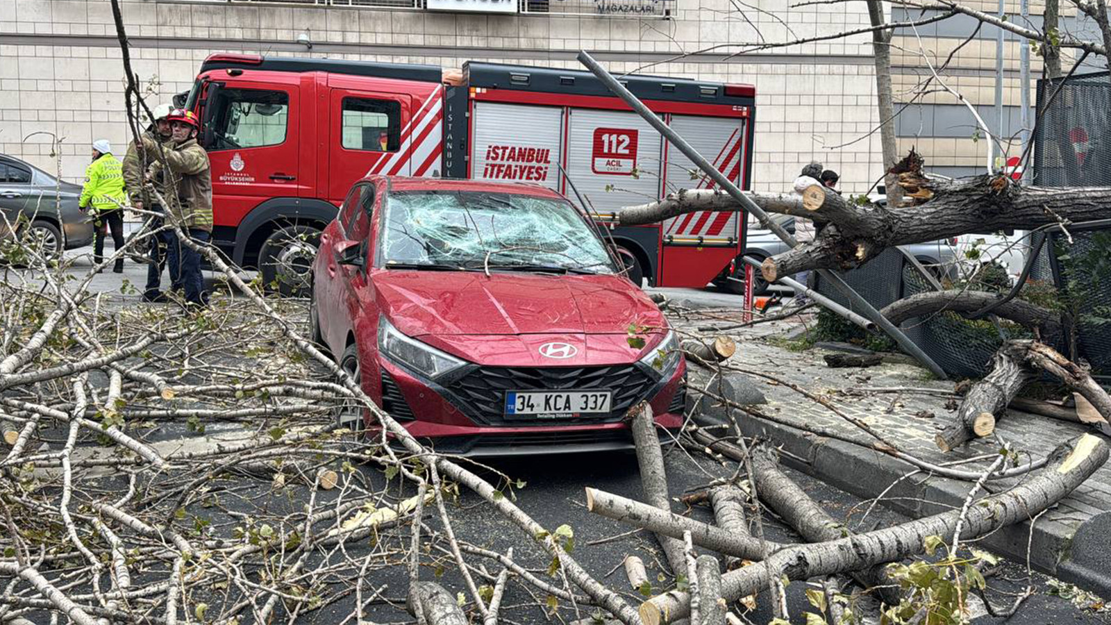 İstanbul'da şiddetli lodos etkili oluyor