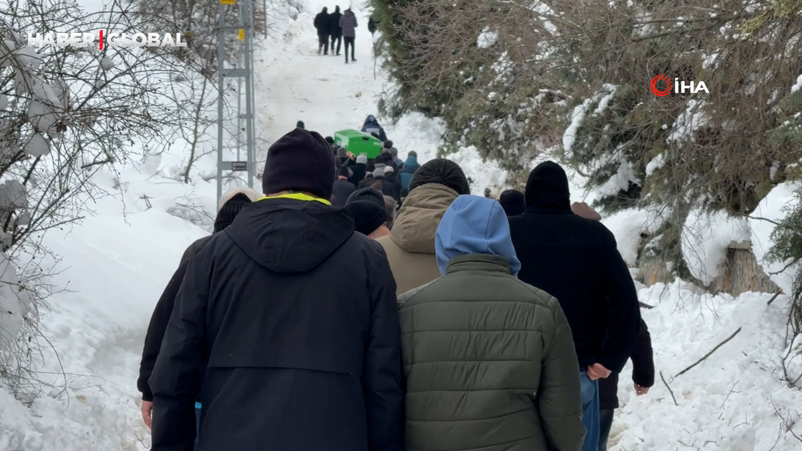 Karabük'te donmuş halde bulunan kadın toprağa verildi