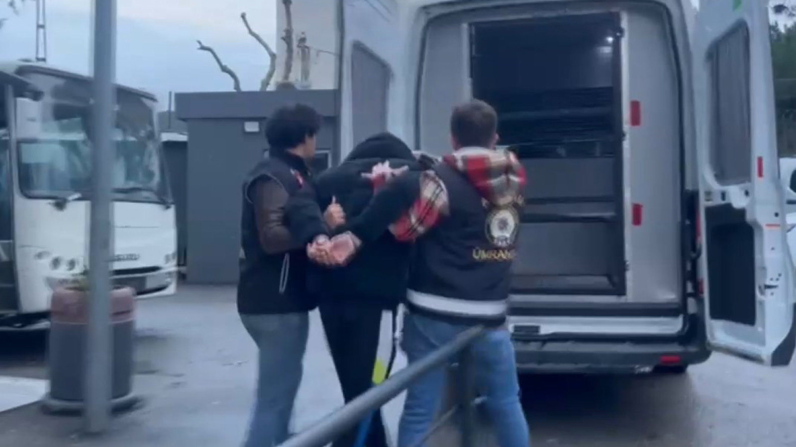 Ümraniye'de uyuşturucu ve silah ticareti yapan şüpheli yakalandı