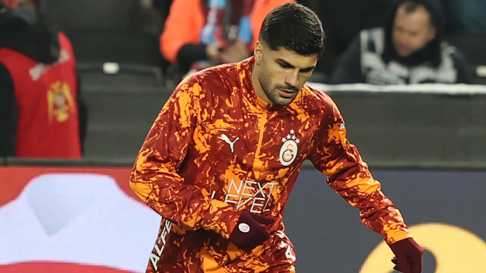 Eren Elmalı sahalara geri döndü