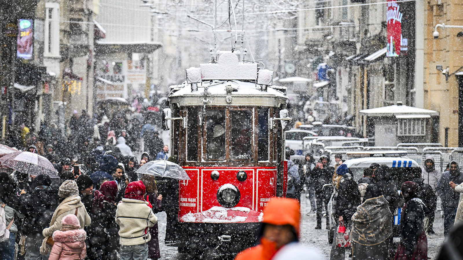 Kar yağışı yeniden geliyor! Meteoroloji ve AKOM’dan uyarı geldi