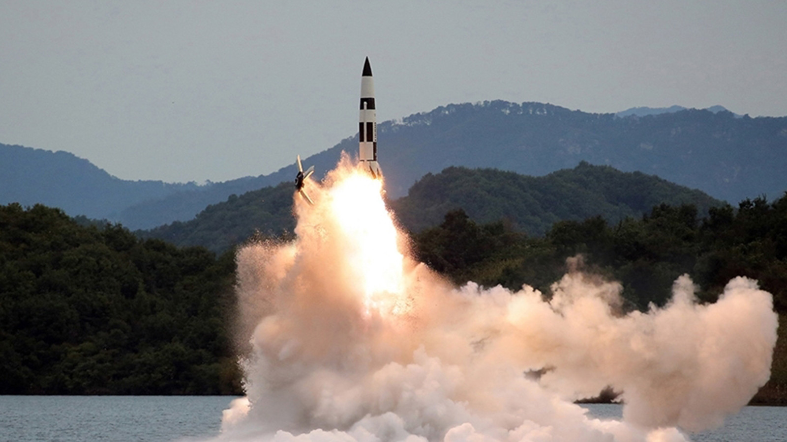 Kuzey Kore'den dünyaya gözdağı! Füzeler ateşlendi, ilk açıklama geldi