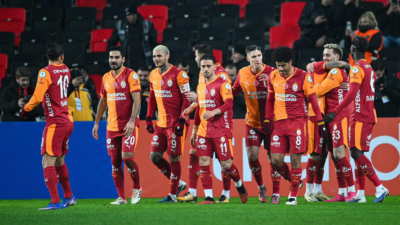 Süper Kupa'da ilk finalist Galatasaray