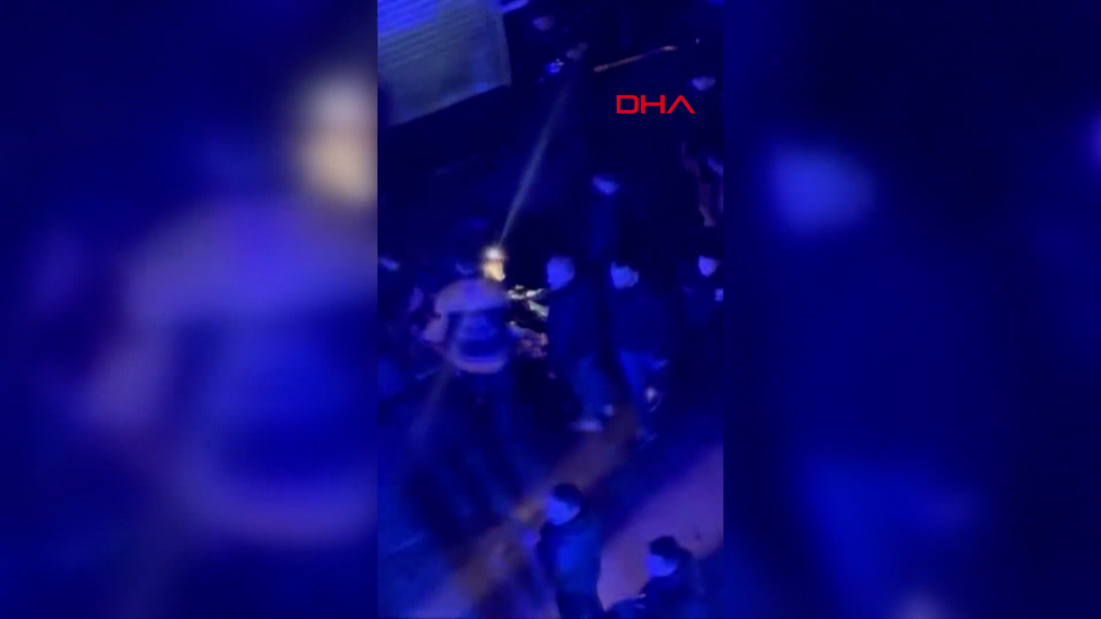 Zeytinburnu'nda iki grup arasında bıçaklı kavga: 1 yaralı