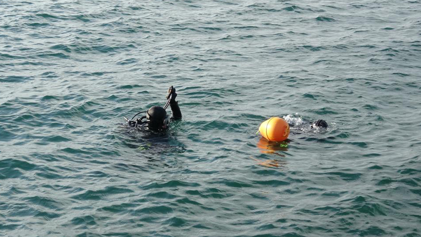 Adalar'da denize düşen kişi 8 gündür aranıyor