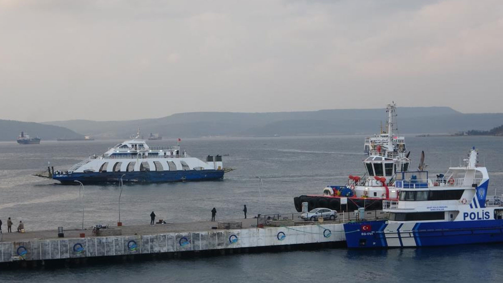 Deniz ulaşımına olumsuz hava engeli: Bozcaada ve Gökçeada'ya tüm feribot seferleri iptal edildi