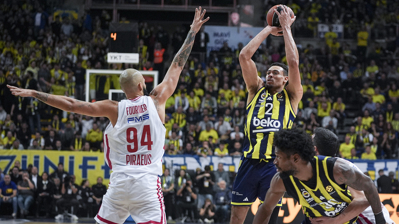 Fenerbahçe Beko, Olympiakos'u devirerek seriyi sürdürdü