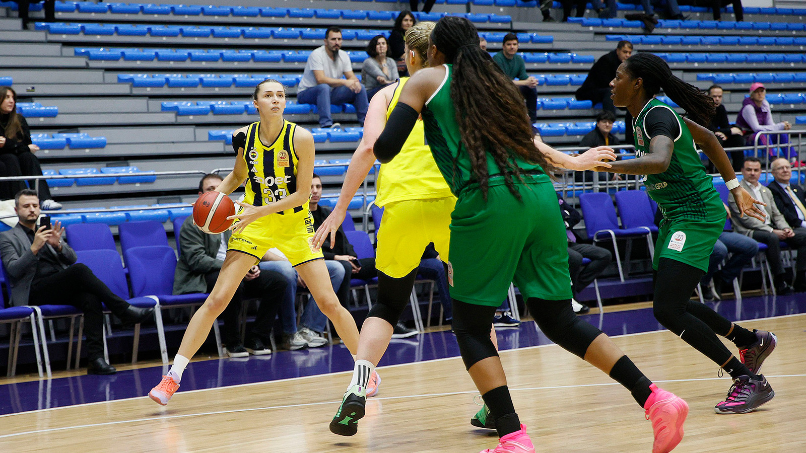 Fenerbahçe Opet, 53 sayı farkla Dörtlü Final'e yükseldi