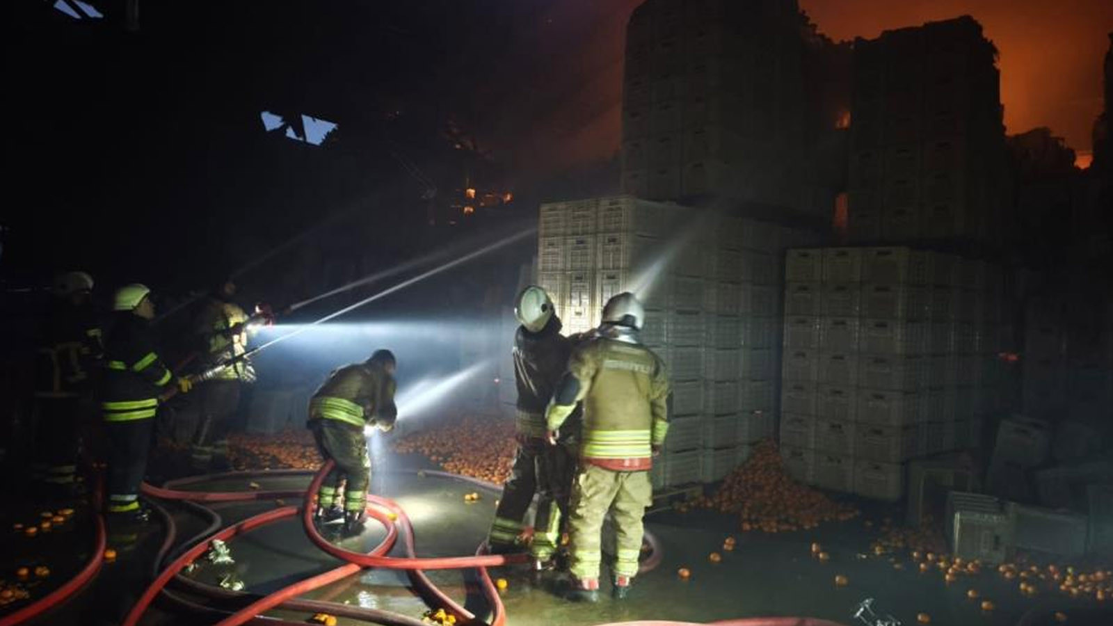 Hatay'da fabrika yangını: 1 işçi hayatını kaybetti, 60 işçi tahliye edildi