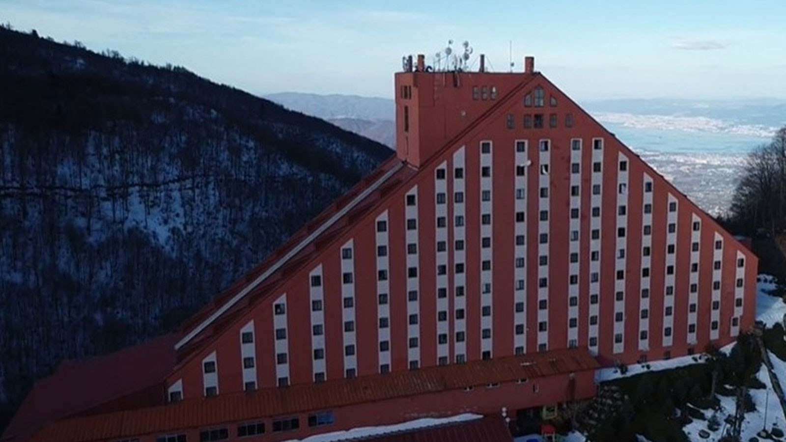 Kartepe'deki kayak otelinin ruhsatı iptal edildi