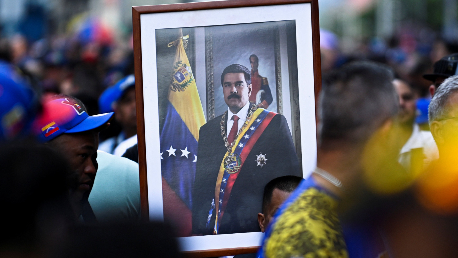 Küba'nın elit birliği 'Kara eşek arıları' Maduro'y…