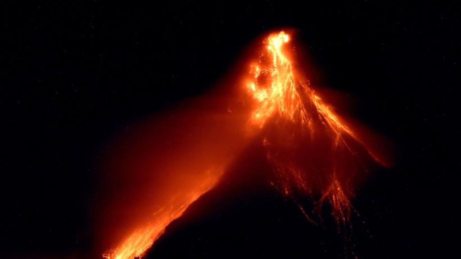 Mayon Yanardağı'nda alarm seviyesi 3'e yükseltildi