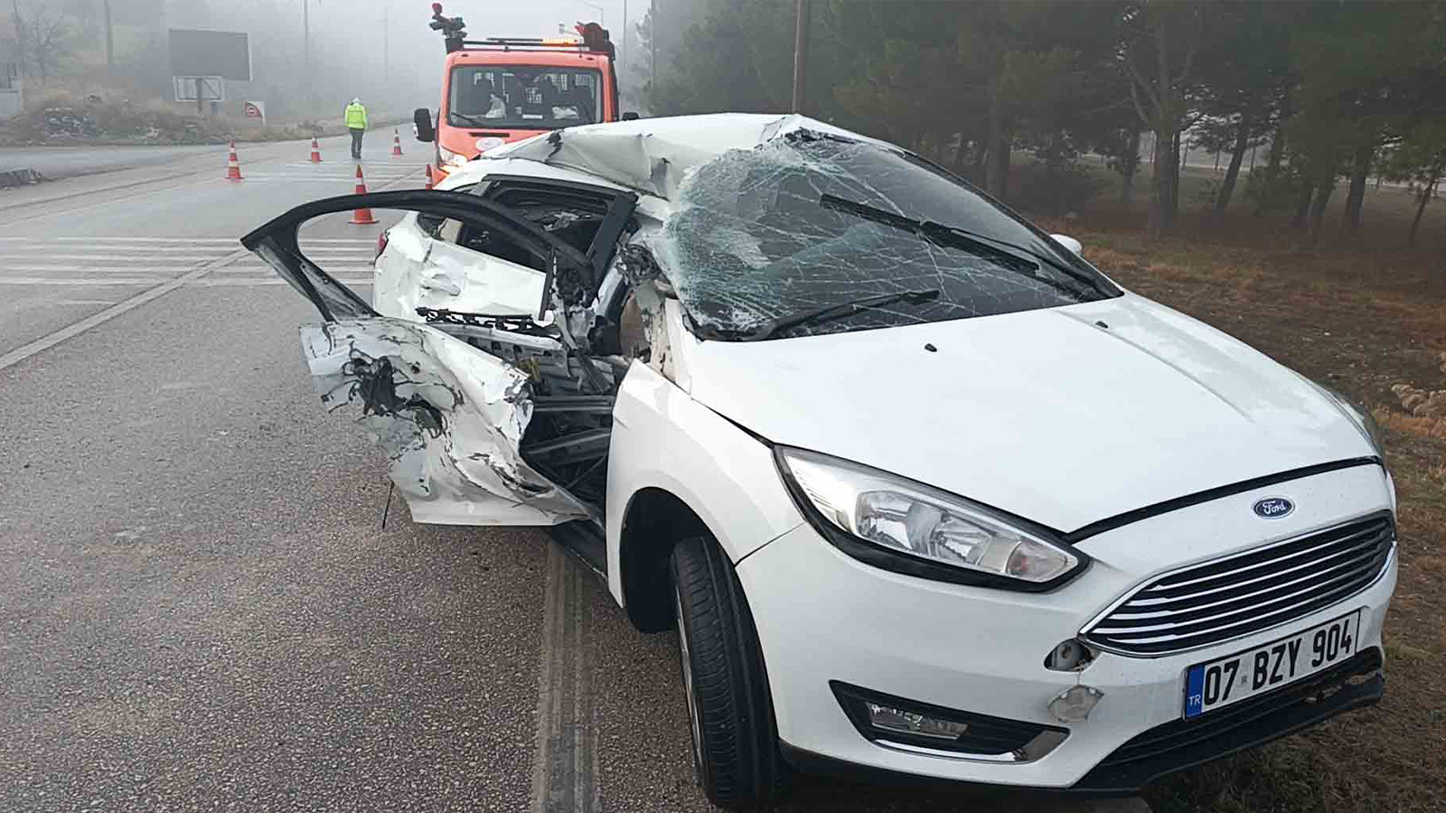 Yoğun sis zincirleme kazaya yol açtı: 1'i ağır, 2 yaralı