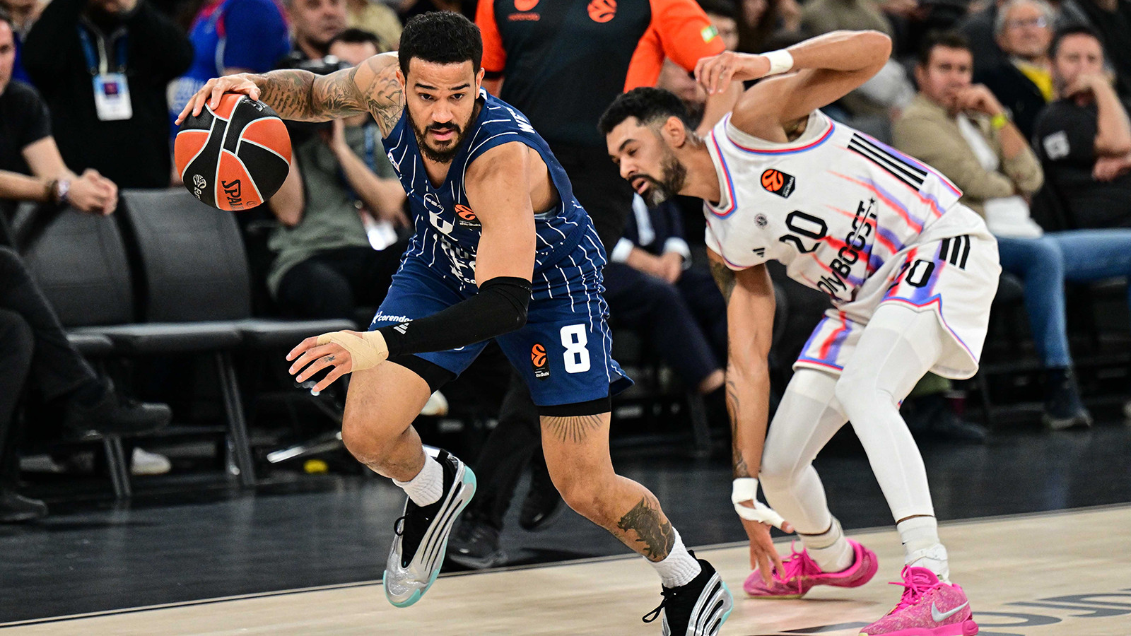 Anadolu Efes, Paris Basketbol'a evinde kaybetti