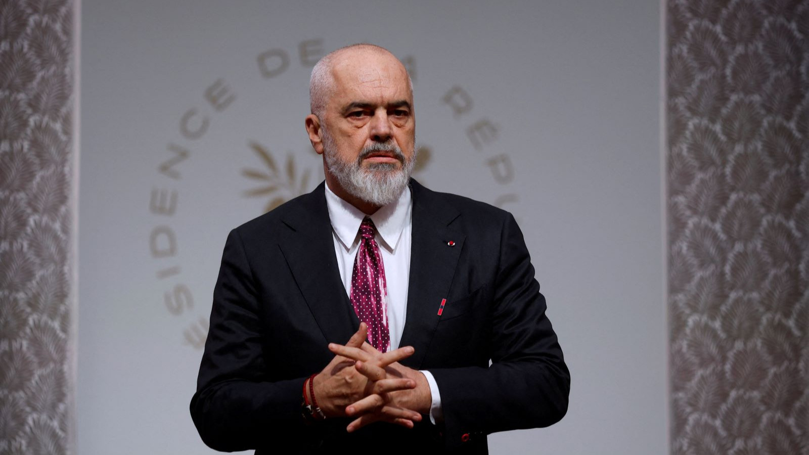 Arnavutluk'un Türkiye'ye ödemediği 35 yıllık elektrik borcu