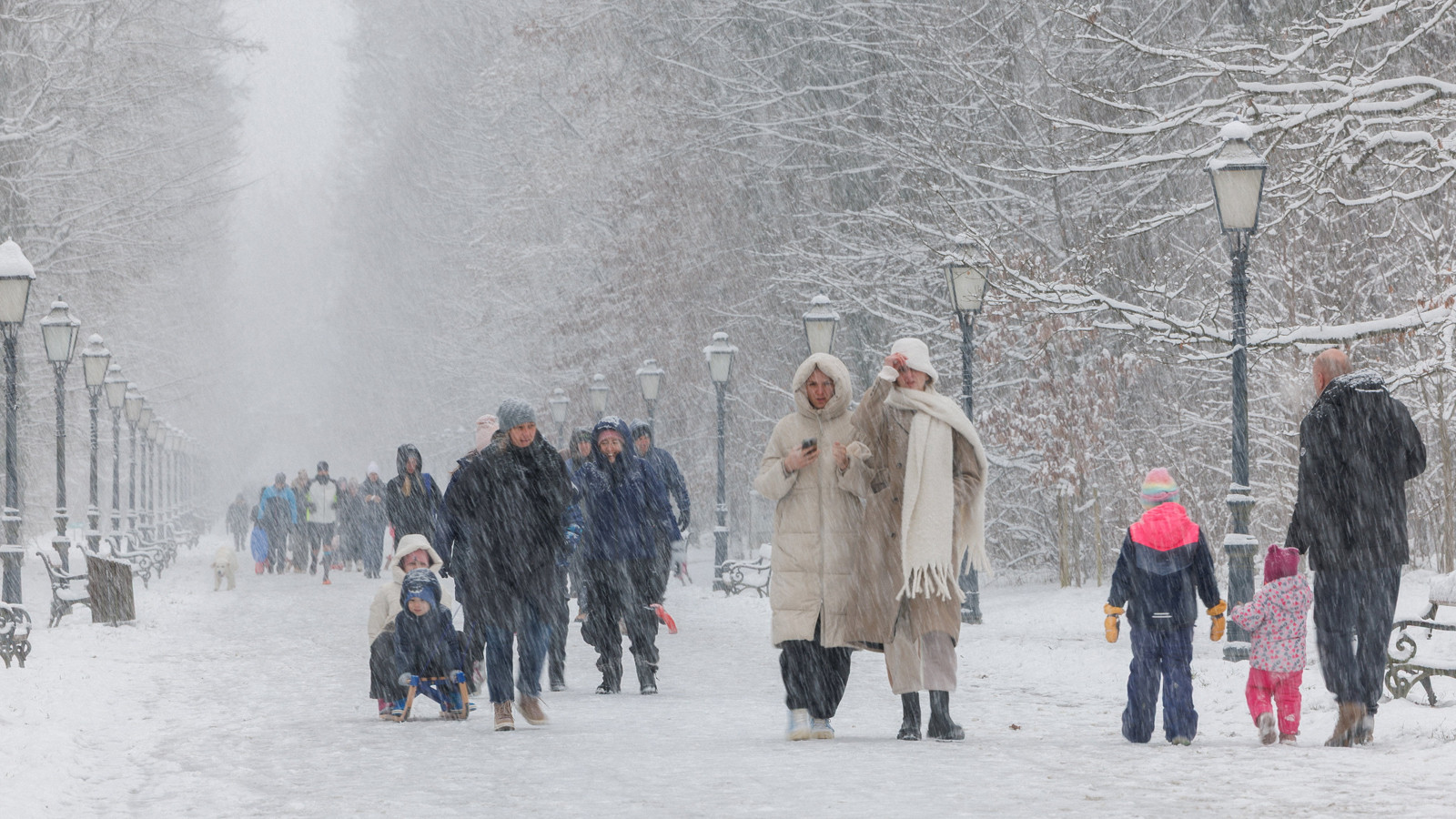 Avrupa’da kaos: Ulaşım durdu, 6 kişi hayatını kaybetti