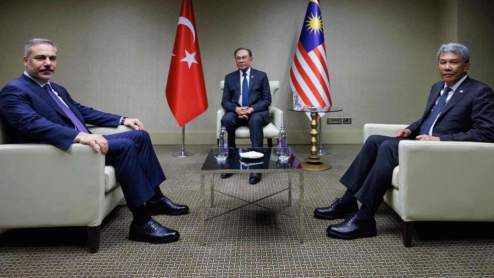 Bakan Fidan, Malezya Başbakanı İbrahim ve Dışişleri Bakanı Hasan ile görüştü