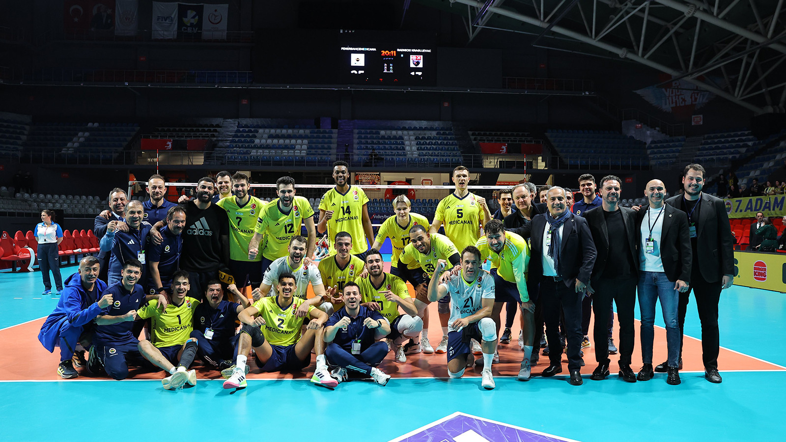 Fenerbahçe, CEV Kupası'nda 8'li Finaller Turu'na kaldı