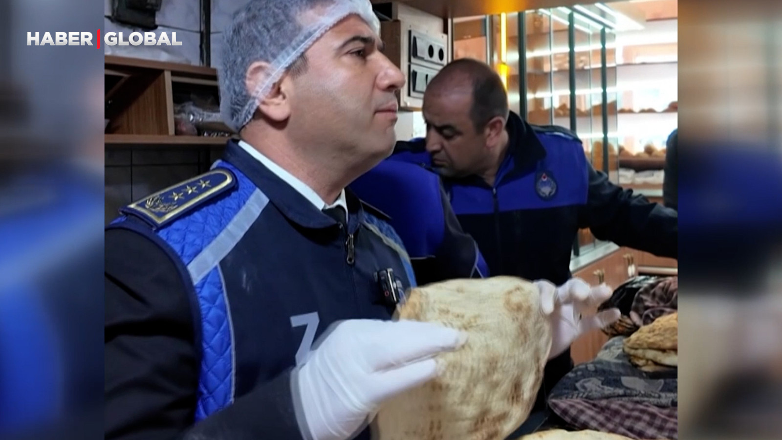 Fırında gördüğü manzaraya şoke olan zabıta müdürü: "Fareyi geçtim, yılan çıkacak diye korkuyorum"