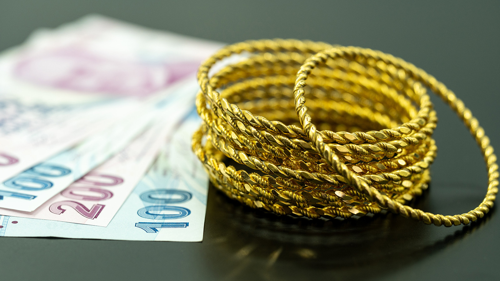 Kuyumculardan nakit parayla altın almak yasaklanıyor