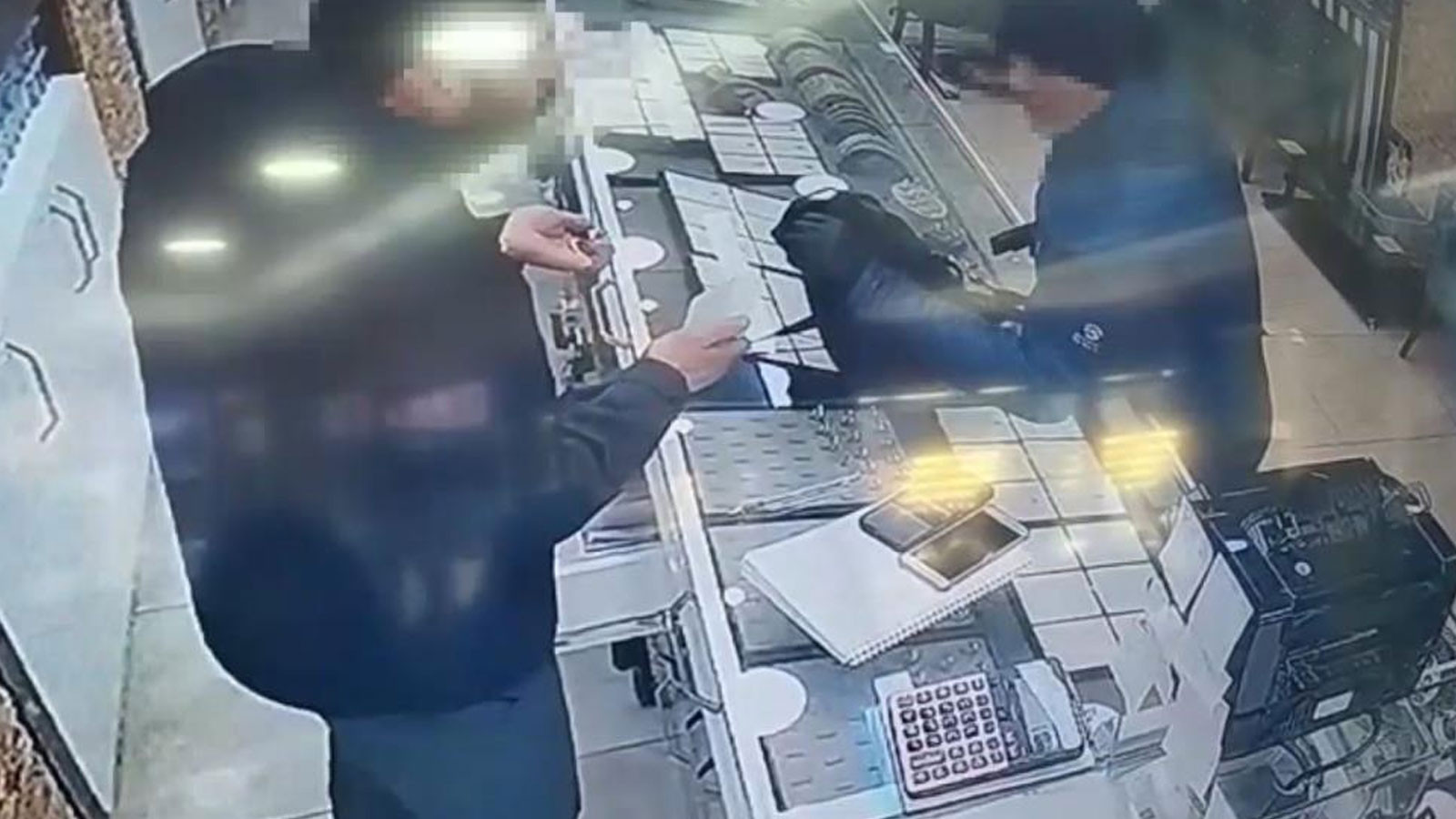 Oyuncak silahla soygun girişiminde bulunan şüpheli tutuklandı