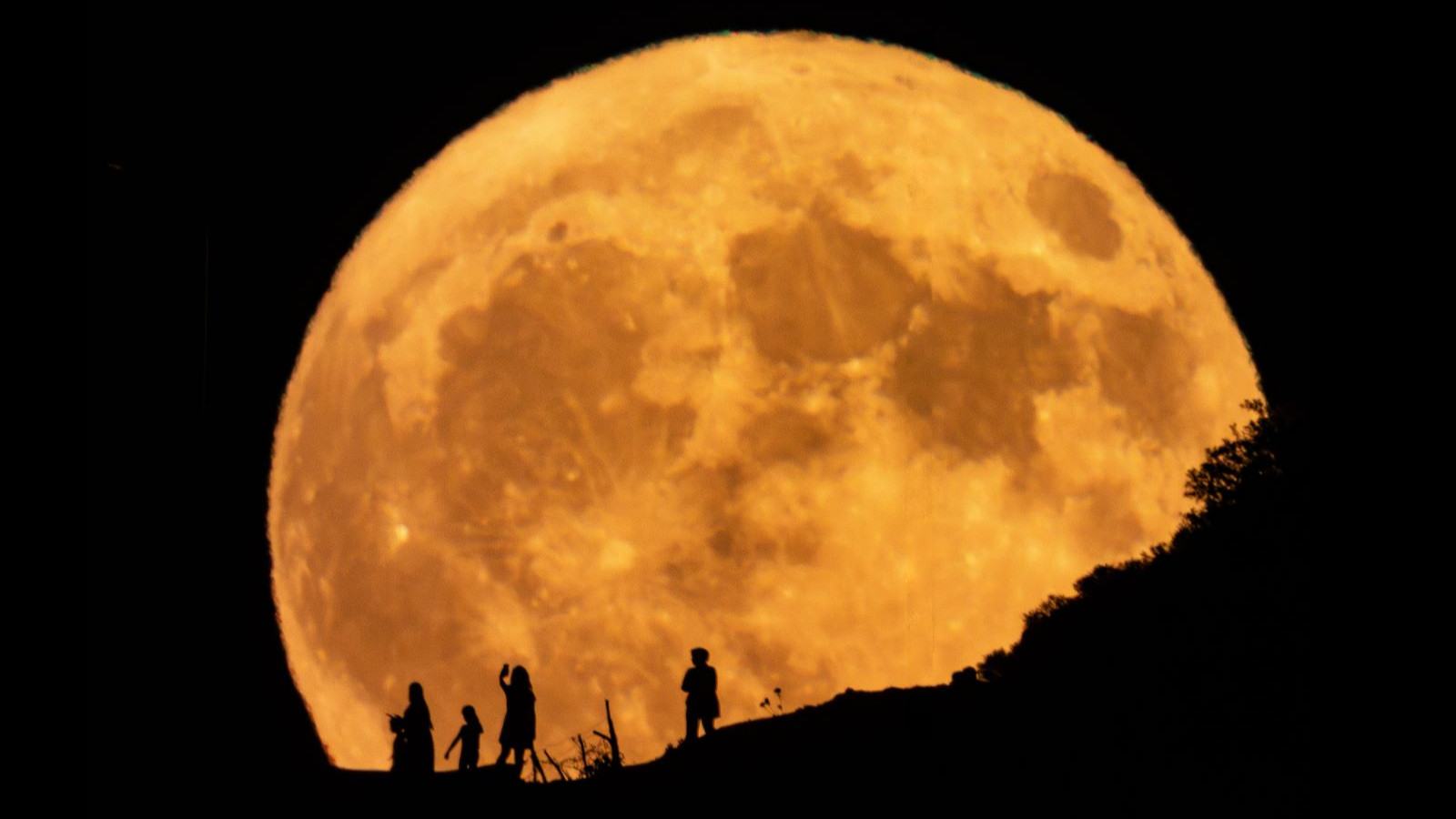 Ay'a dönüş için geri sayım başladı