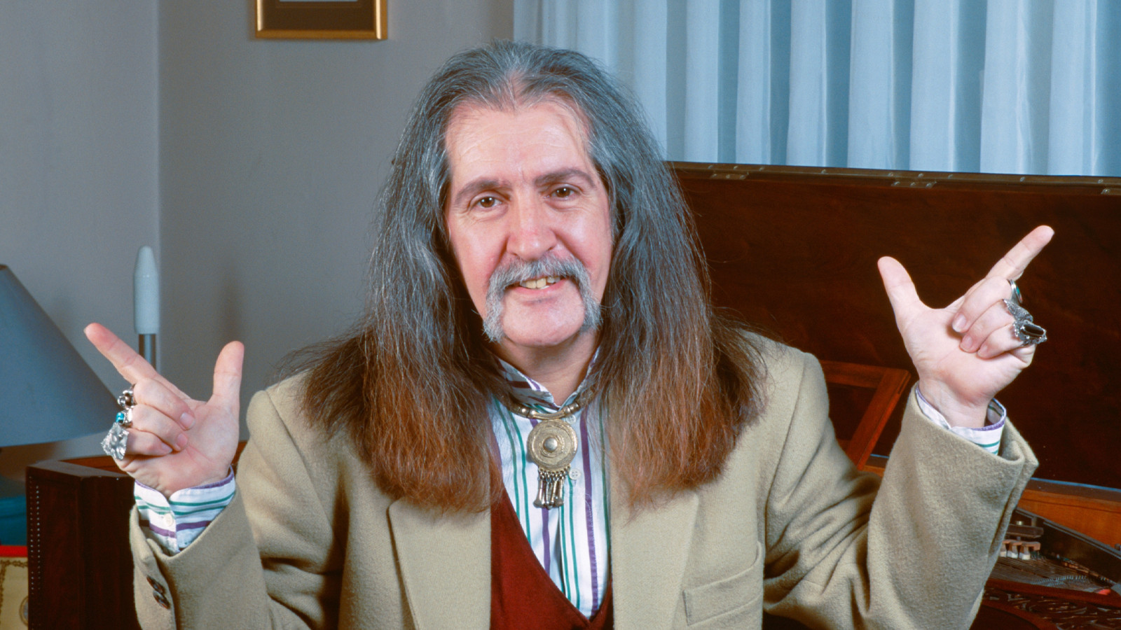 Barış Manço'nun bıyık bırakmasının sebebi nedir? Meğer sadece imaj değilmiş...