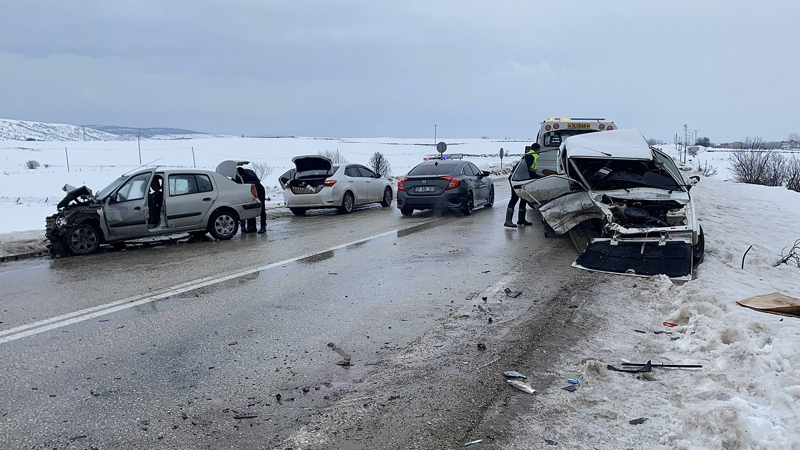 Kastamonu'da feci kaza: Ölü ve yaralılar var