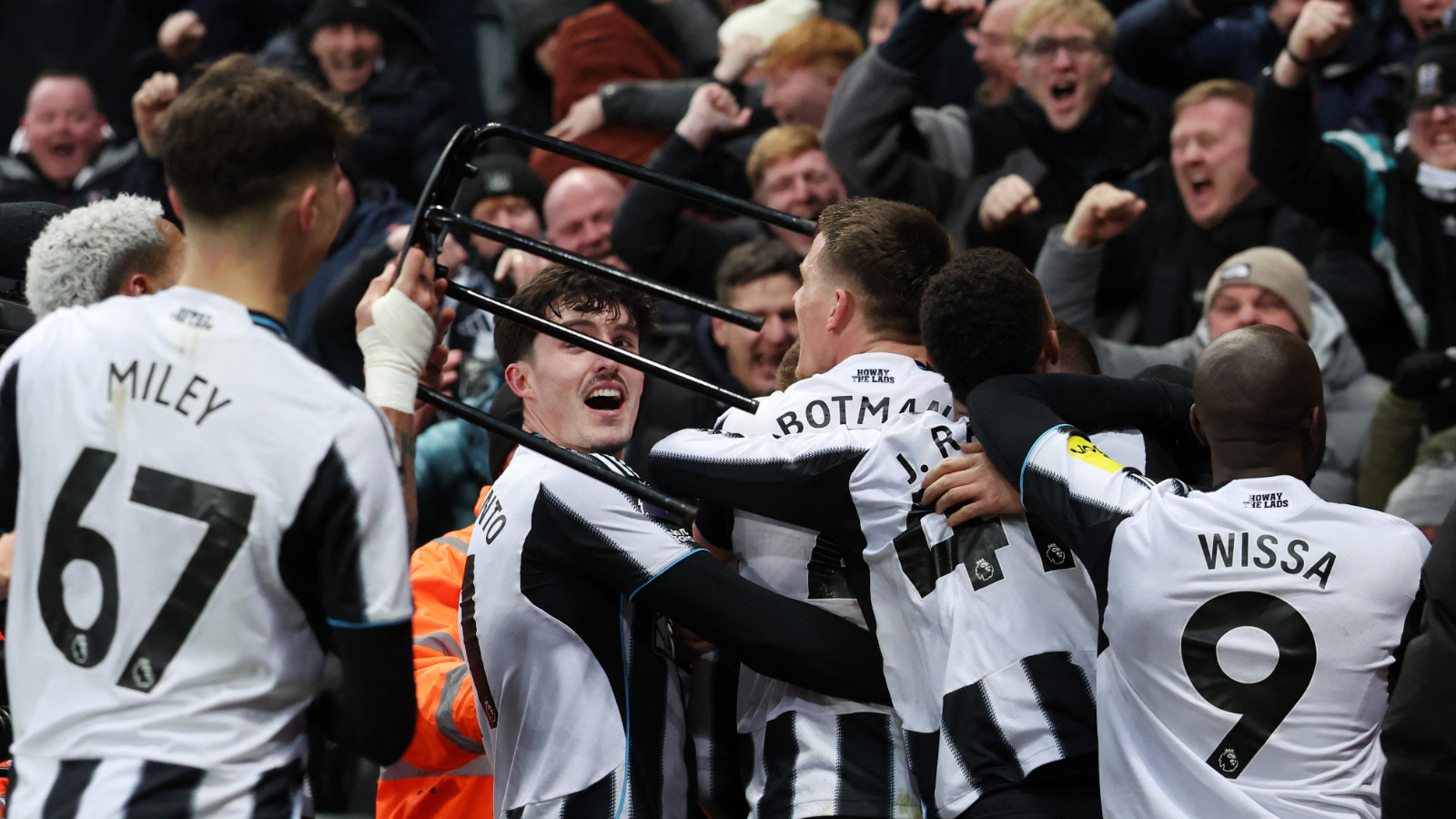 Newcastle 3 kez yenik duruma düştüğü maçı 102. dakikada attığı golle kazandı