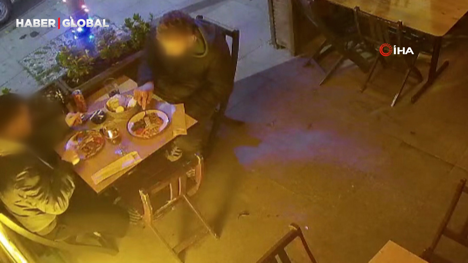 Yediler içtiler hesabı ödemeye gelince kaçtılar