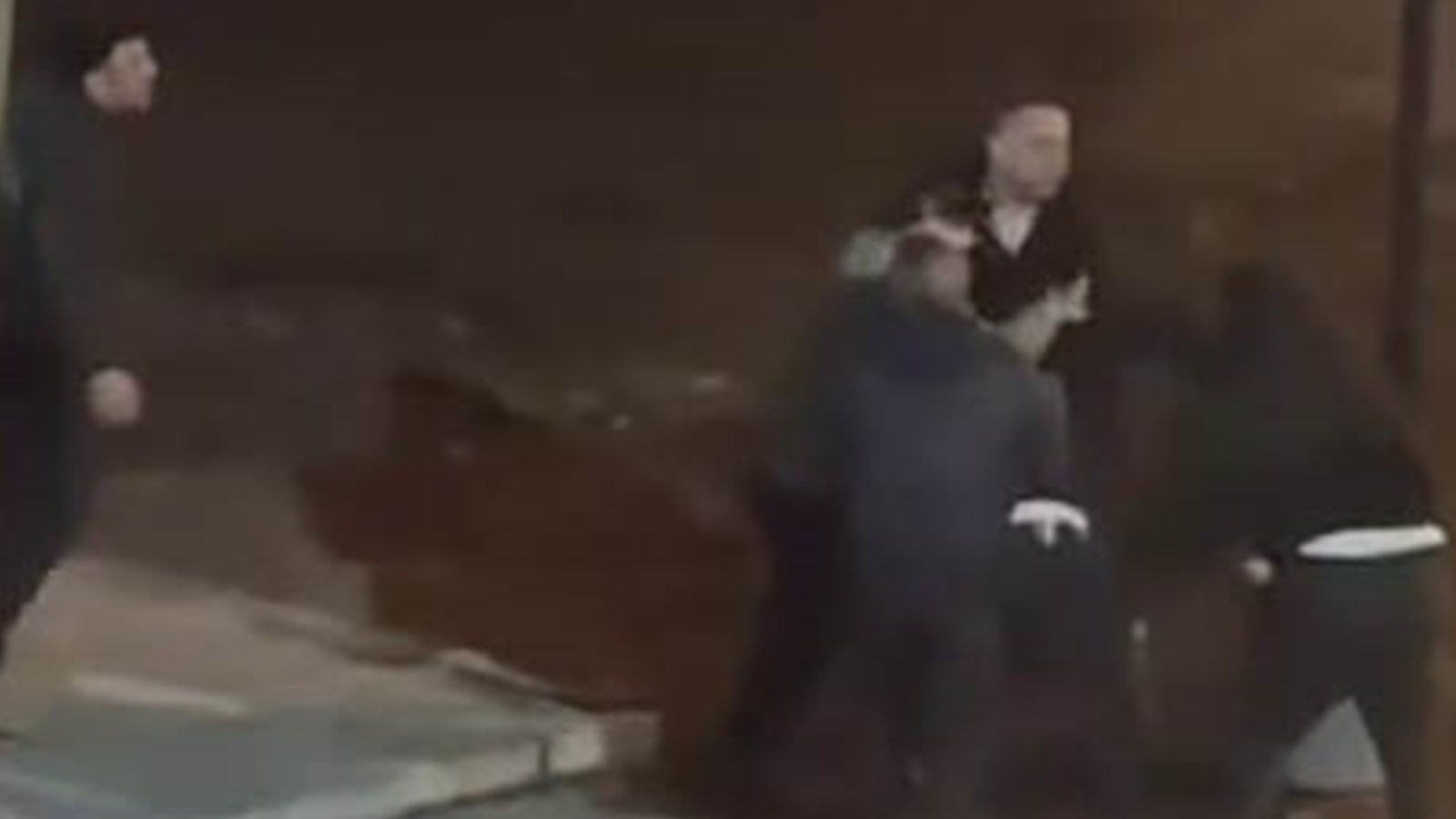 Alacak-verecek meselesi kanlı bitti: Muhtar ağır yaralandı