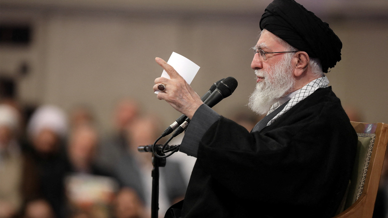 Ali Hamaney'den Trump'a rest: Yapabiliyorsa kendi ülkesini yönetsin