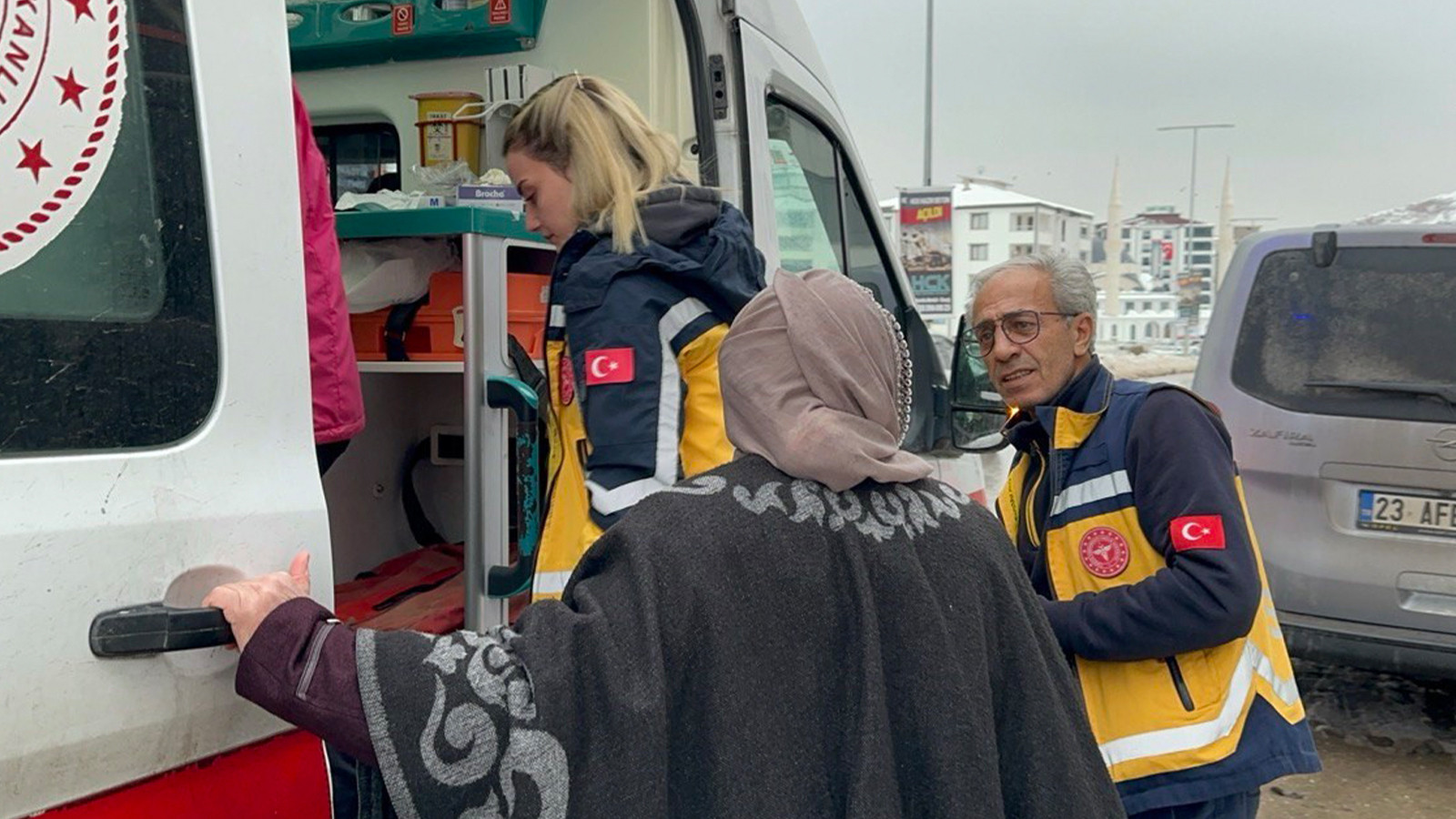 Elazığ’da doğal gaz zehirlenmesi: 1’i çocuk 6 kişi hastaneye kaldırıldı
