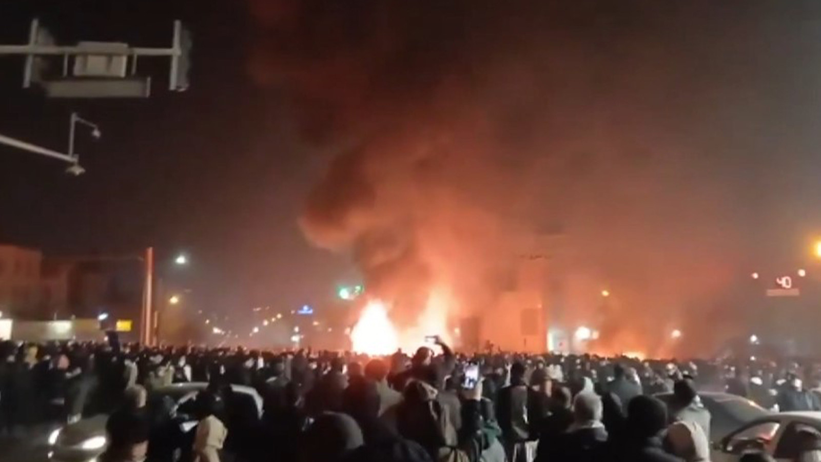 İran'da protestolar sırasında bir savcı öldürüldü