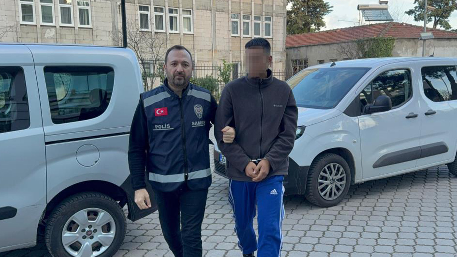 Kavgayı ayıran akrabasını tüfekle vurdu