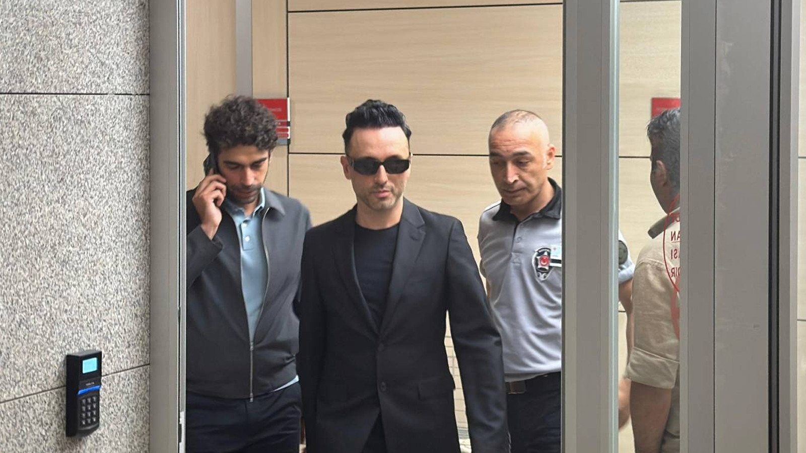 Mabel Matiz 'müstehcenlik' suçundan hakim karşısına çıktı