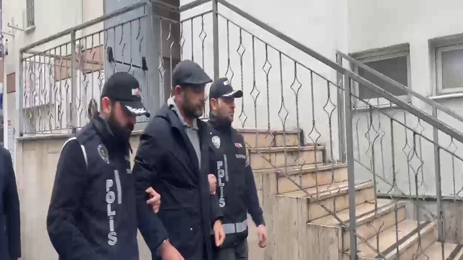 Rıza Akpolat 'rüşvet' suçundan tutuklandı