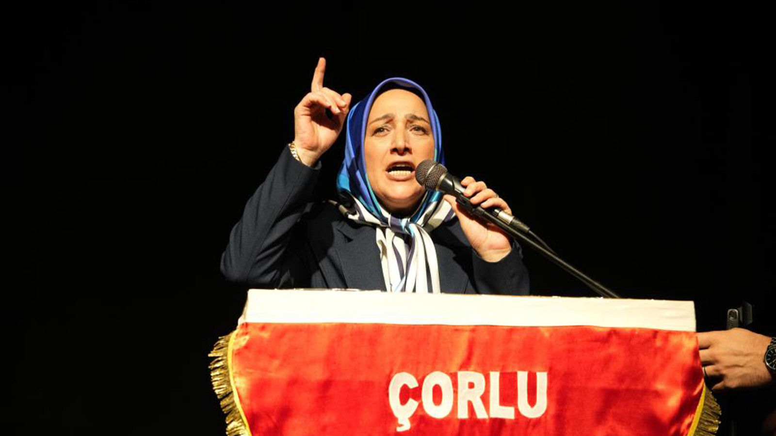 Türkiye'nin tek kadın kahveciler odası başkanı; 3. kez seçildi