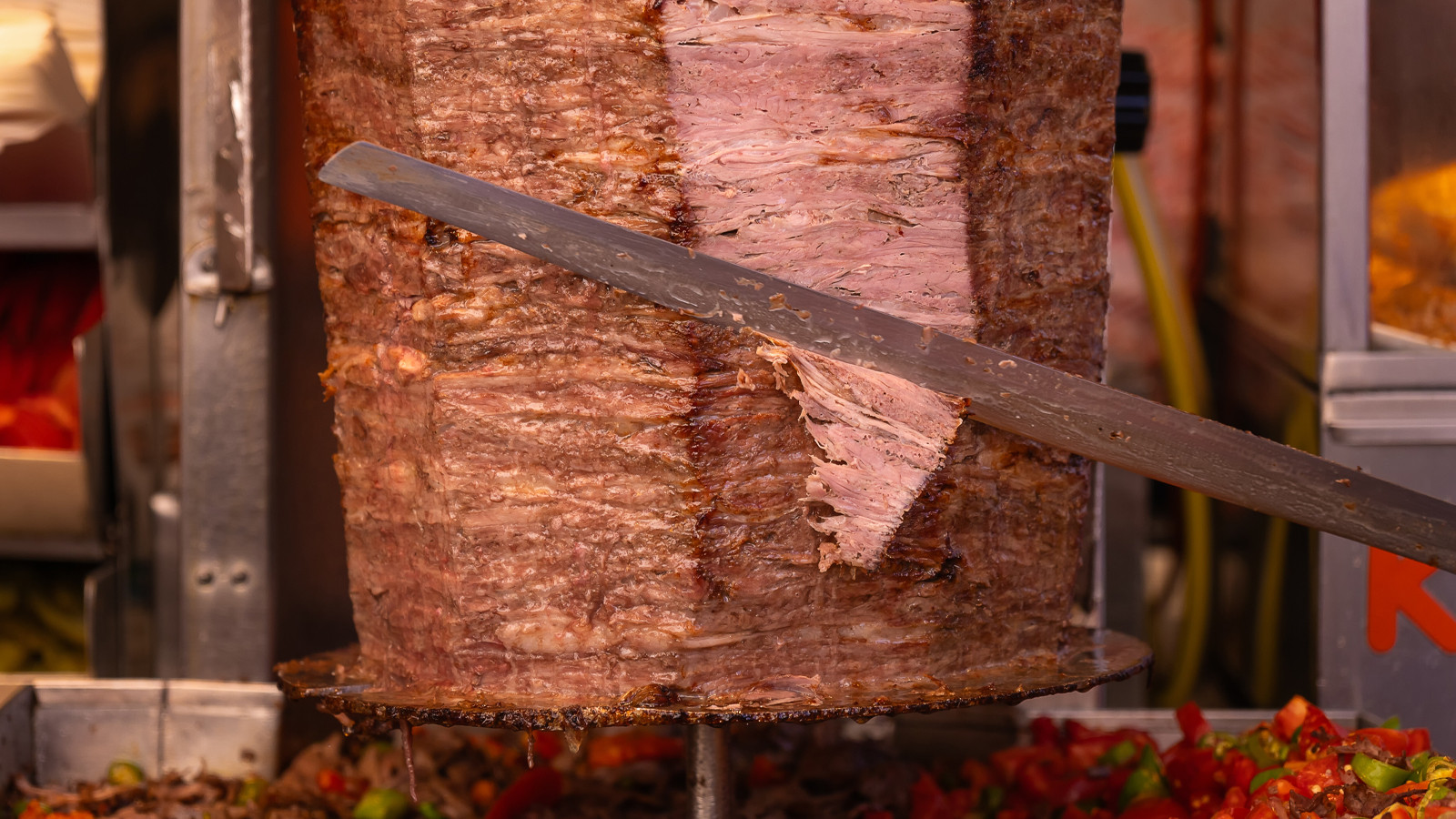 250 şubeli dönerci iflasın eşiğinde: Alacaklılara 15 gün mühlet verildi