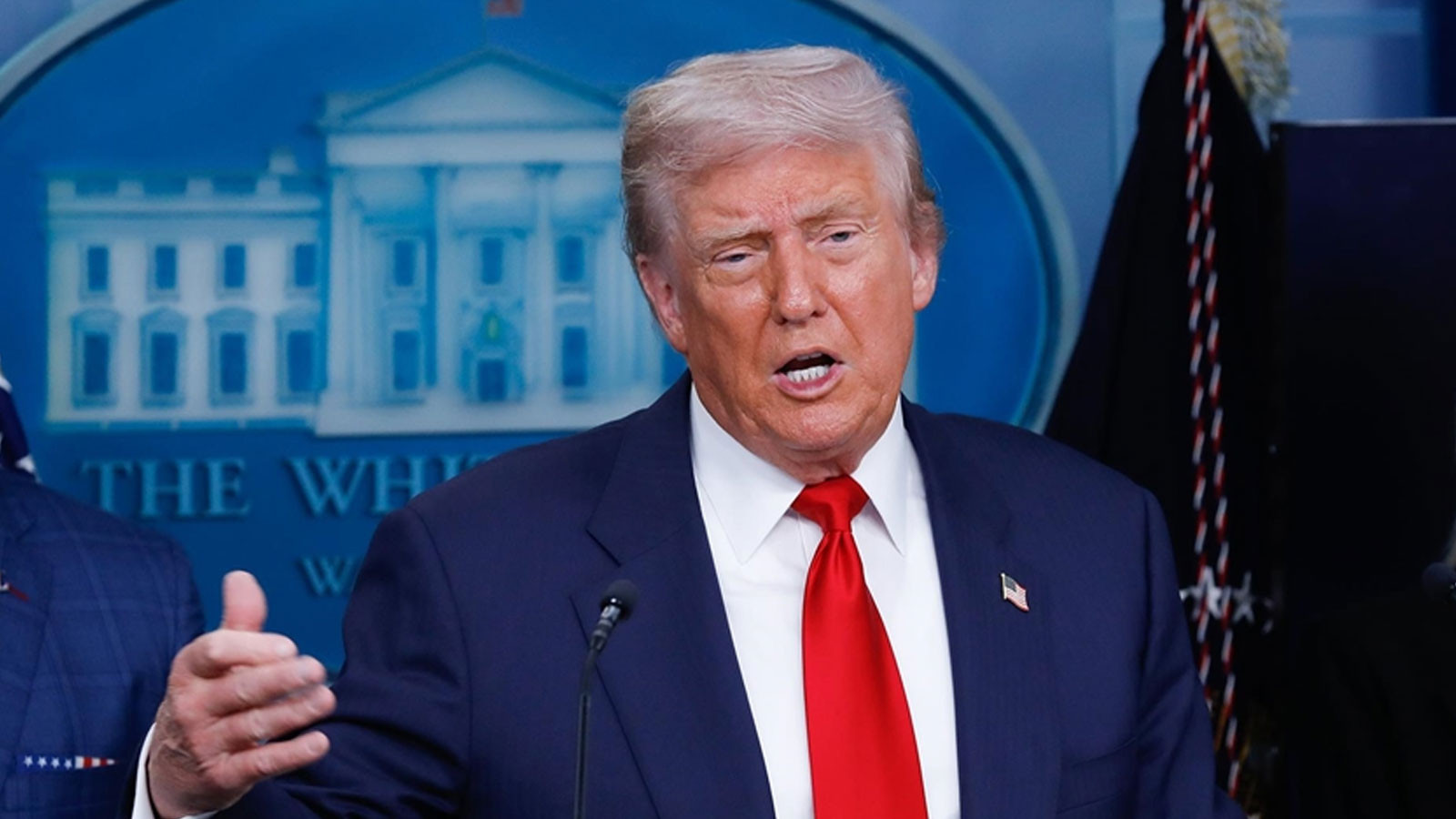 ABD Başkanı Trump: İran'a müdahaleye hazırız