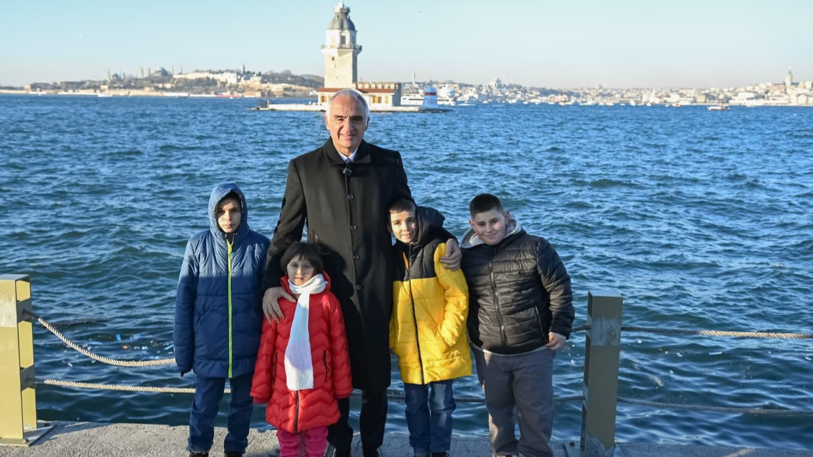  Bakan Ersoy'dan kardan kız kulesi yapan Sivaslı çocuklara büyük sürpriz