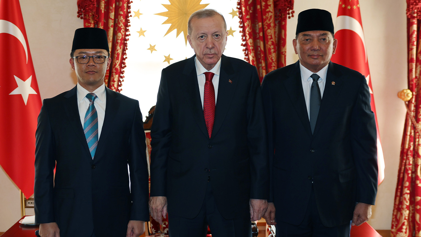 Cumhurbaşkanı Erdoğan, Endonezyalı bakanlar Sugiono ile Sjamsoeddin'i kabul etti