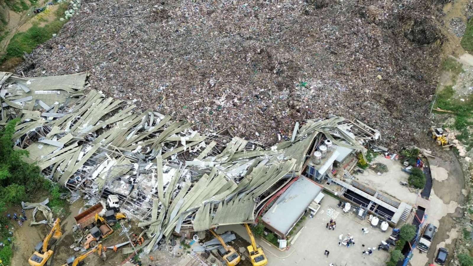 Filipinler’de çöp atık sahasında çökme: 4 ölü, 12 yaralı